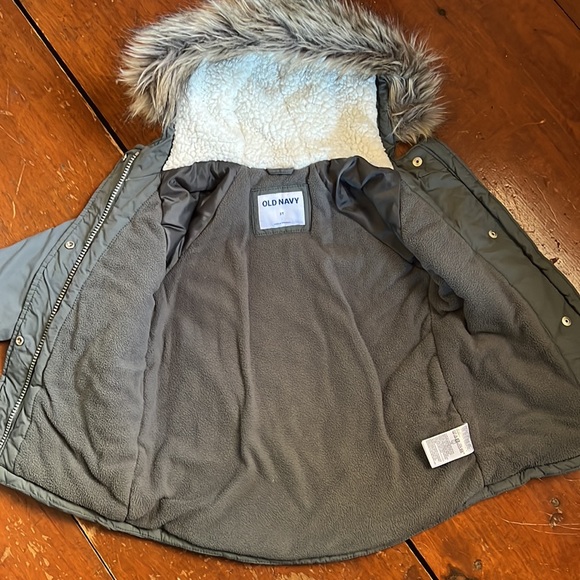 Green fleece lined toddler winter coat - Picture 3 of 5